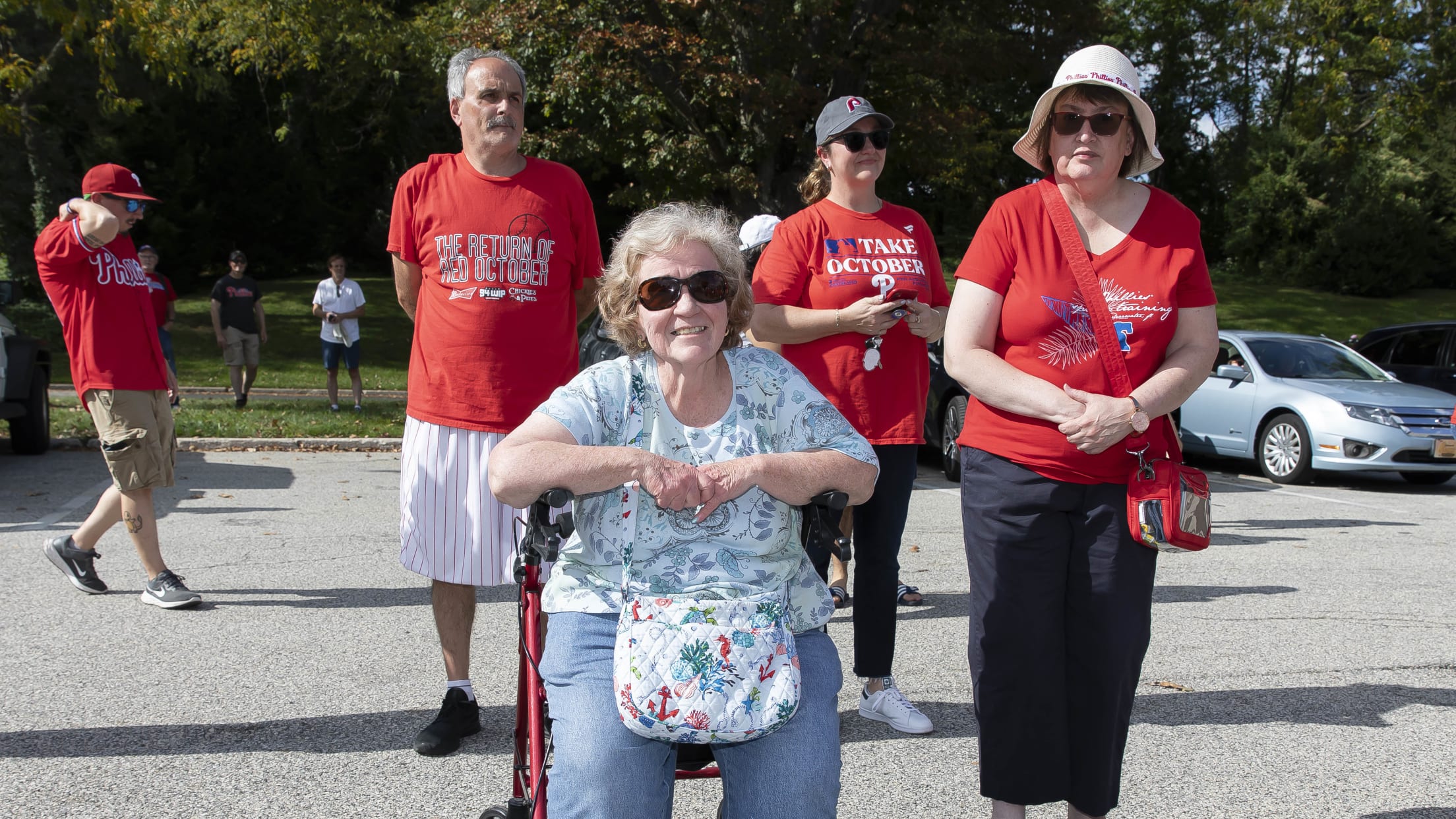 20231002_Phillies_Bus_Rally_Waterfalls-16
