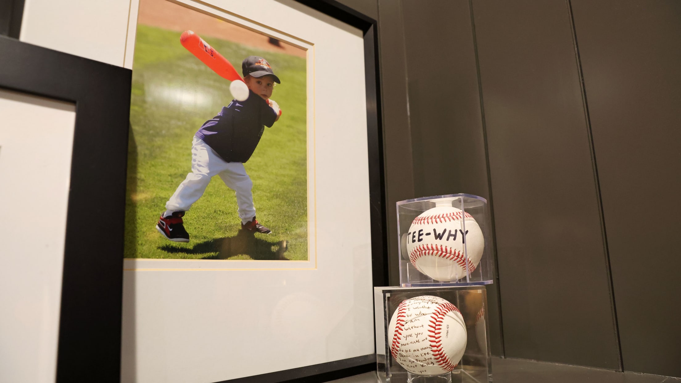 BAL-BI-021025-Holliday-Feature-024