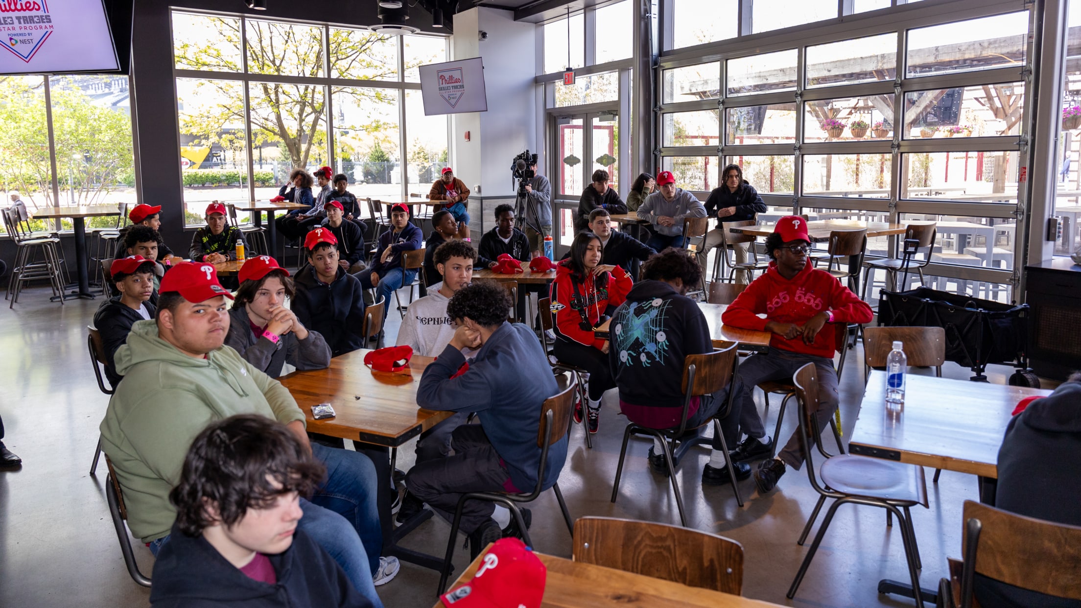 20240424_NEST-OVG Phillies Trade school event-9