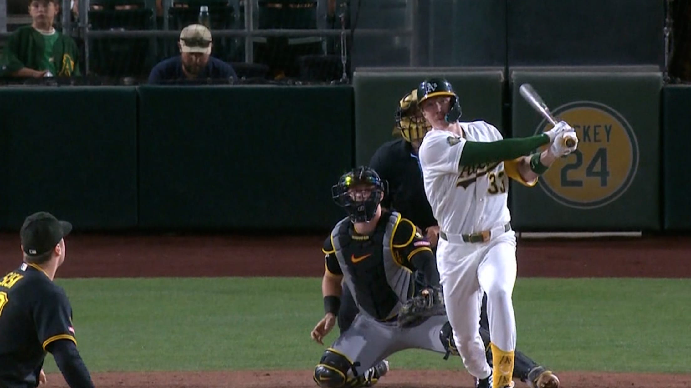 Henry Bolte's solo home run (2)