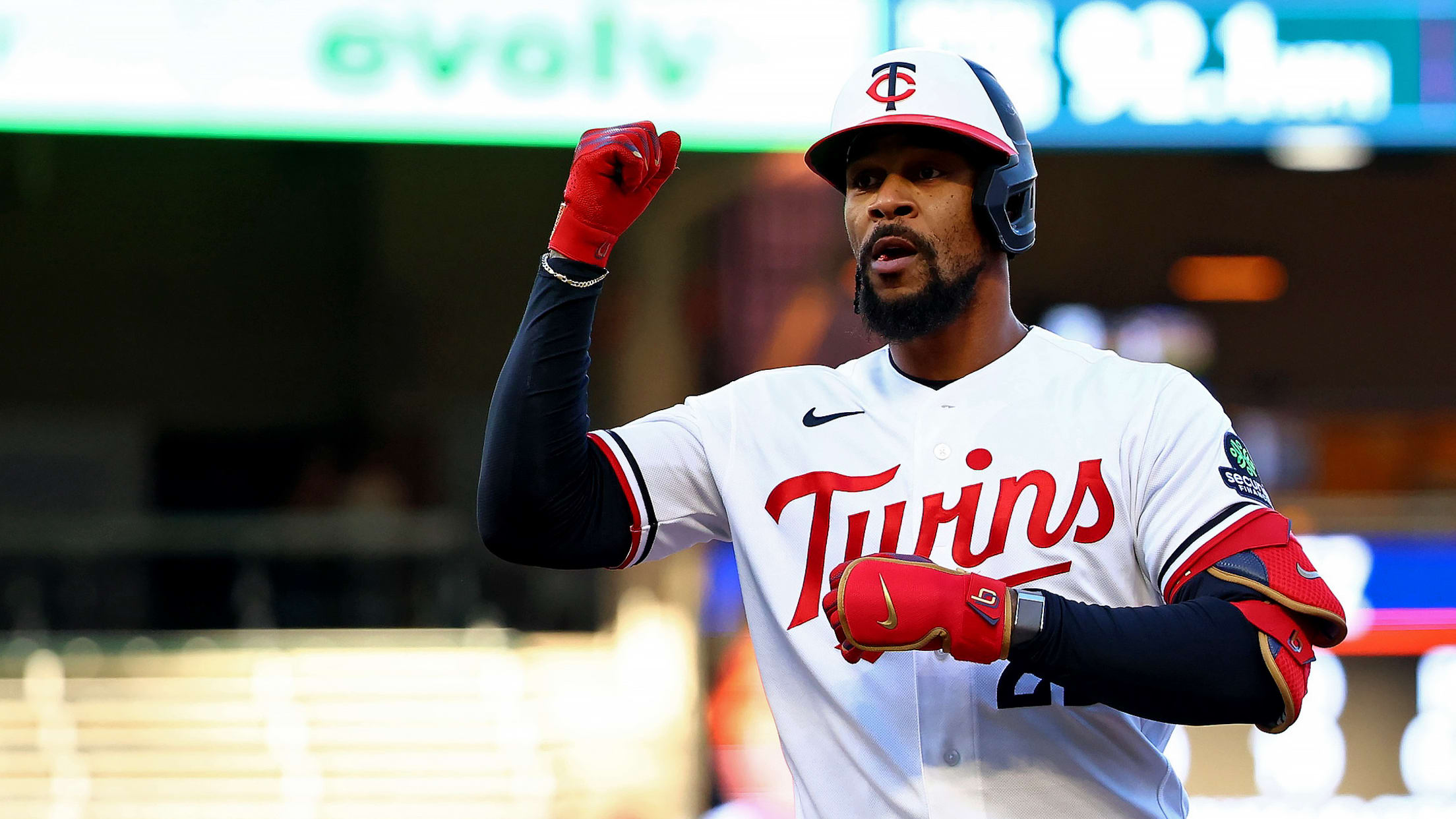 Byron Buxton's three-hit day vs. Tigers