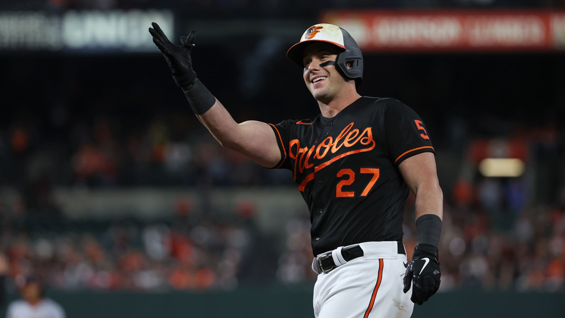 BAL- BI - Homestand In Focus - 1003 - 027