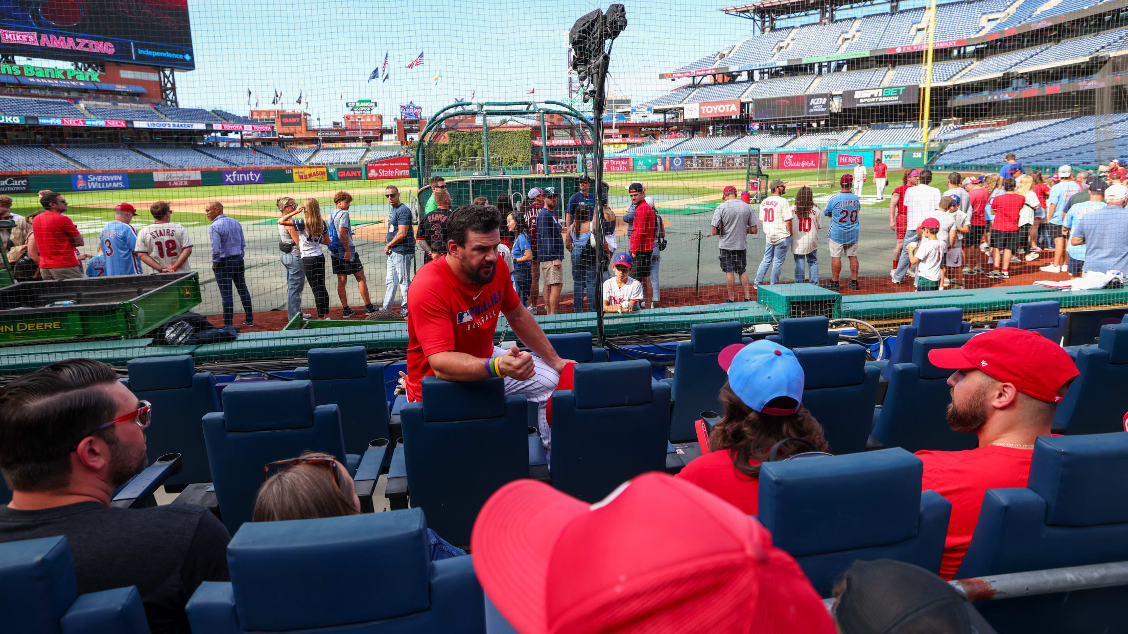 20250819_Schwarber Neighborhood Heroes_Team Foster_Meet & Greet-2