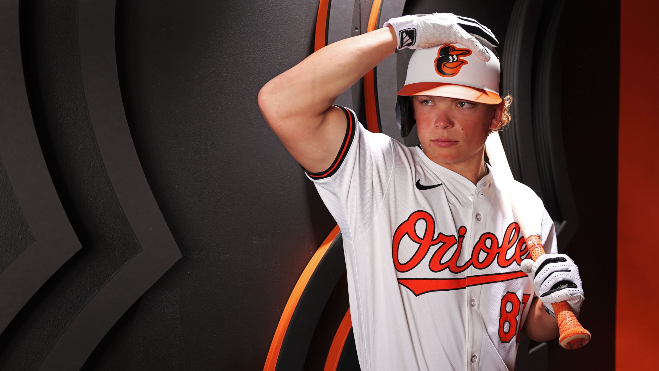 BAL-BI-021025-Holliday-Feature-004