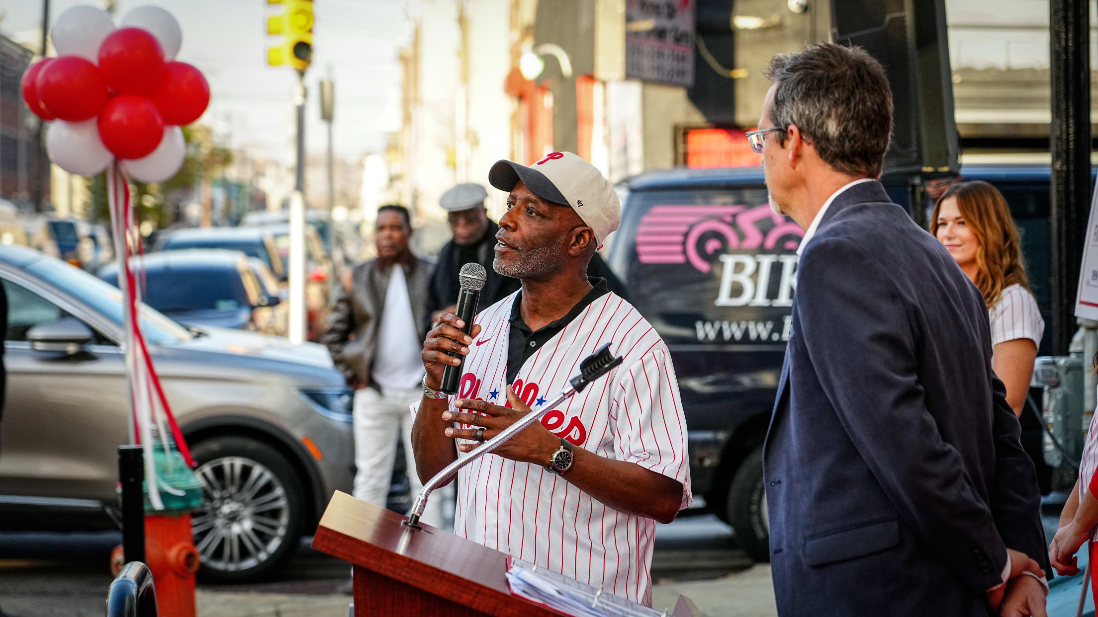 StrawberryMansionLCVan00635