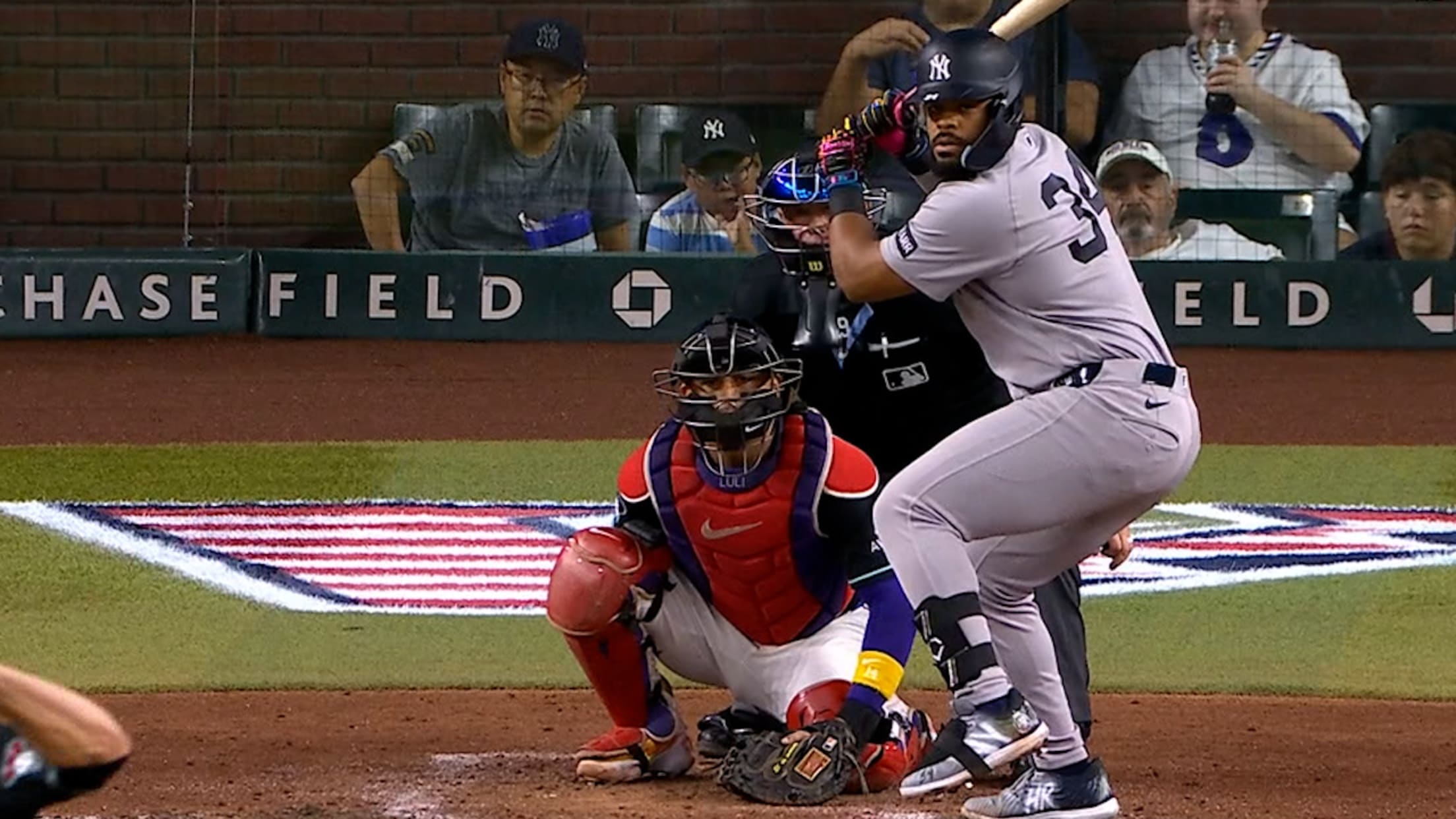Ramos empata juego con HR