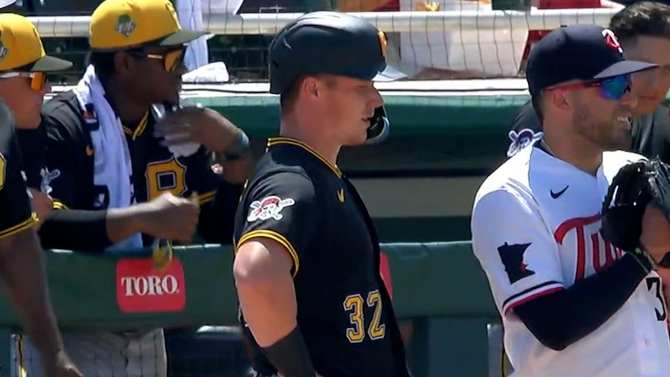 Henry Davis' RBI single