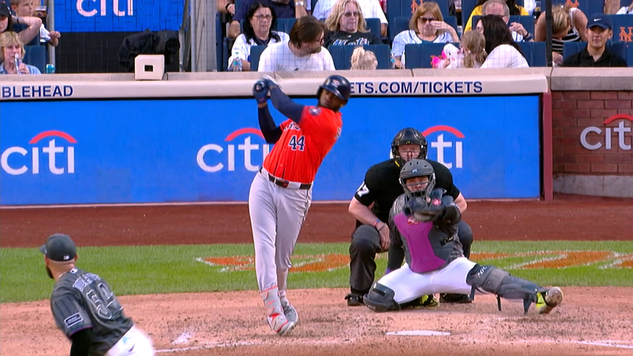 Yordan Alvarez's solo home run (37)