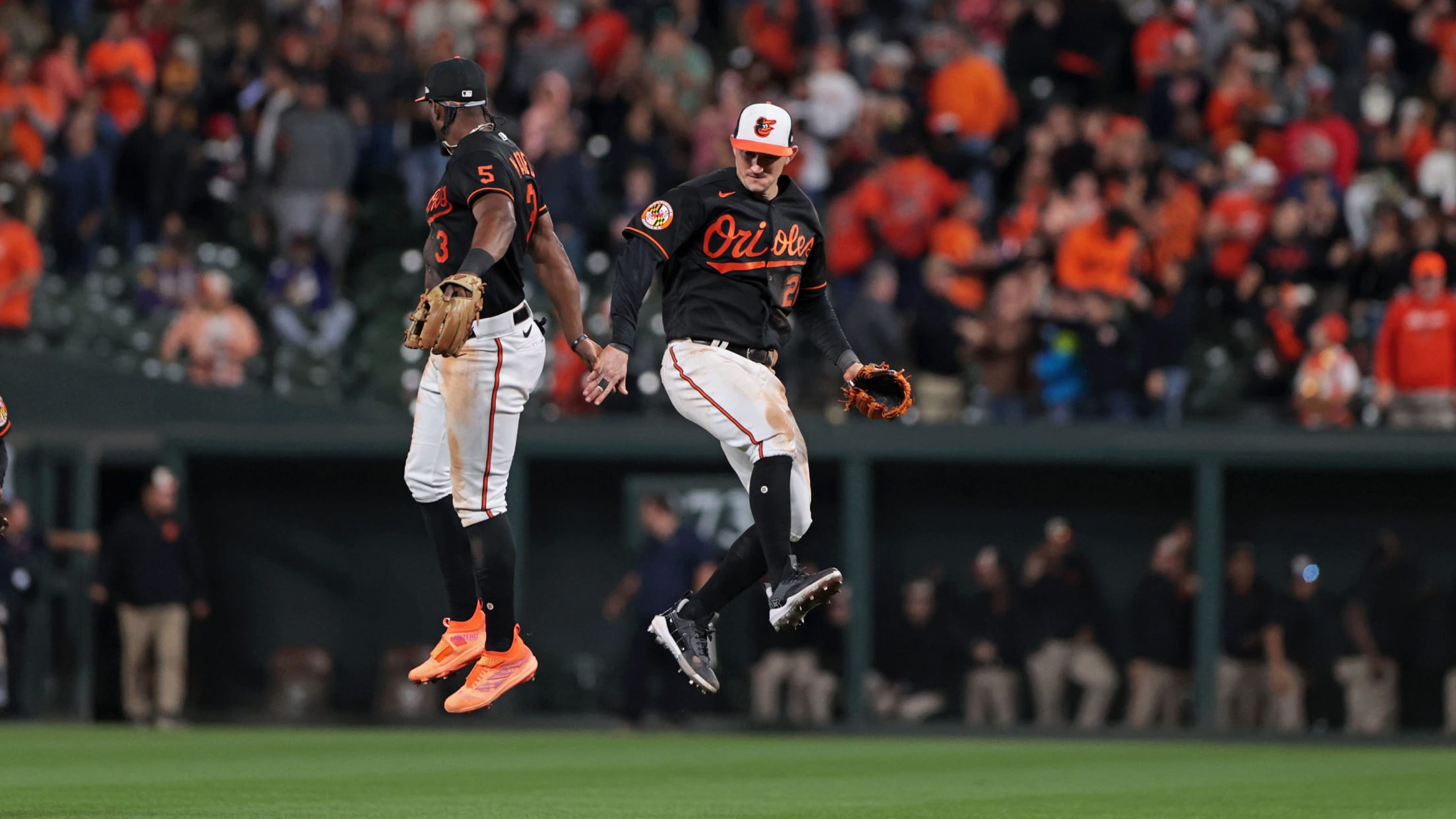 BAL-BI-121823-TopPhotos23-100