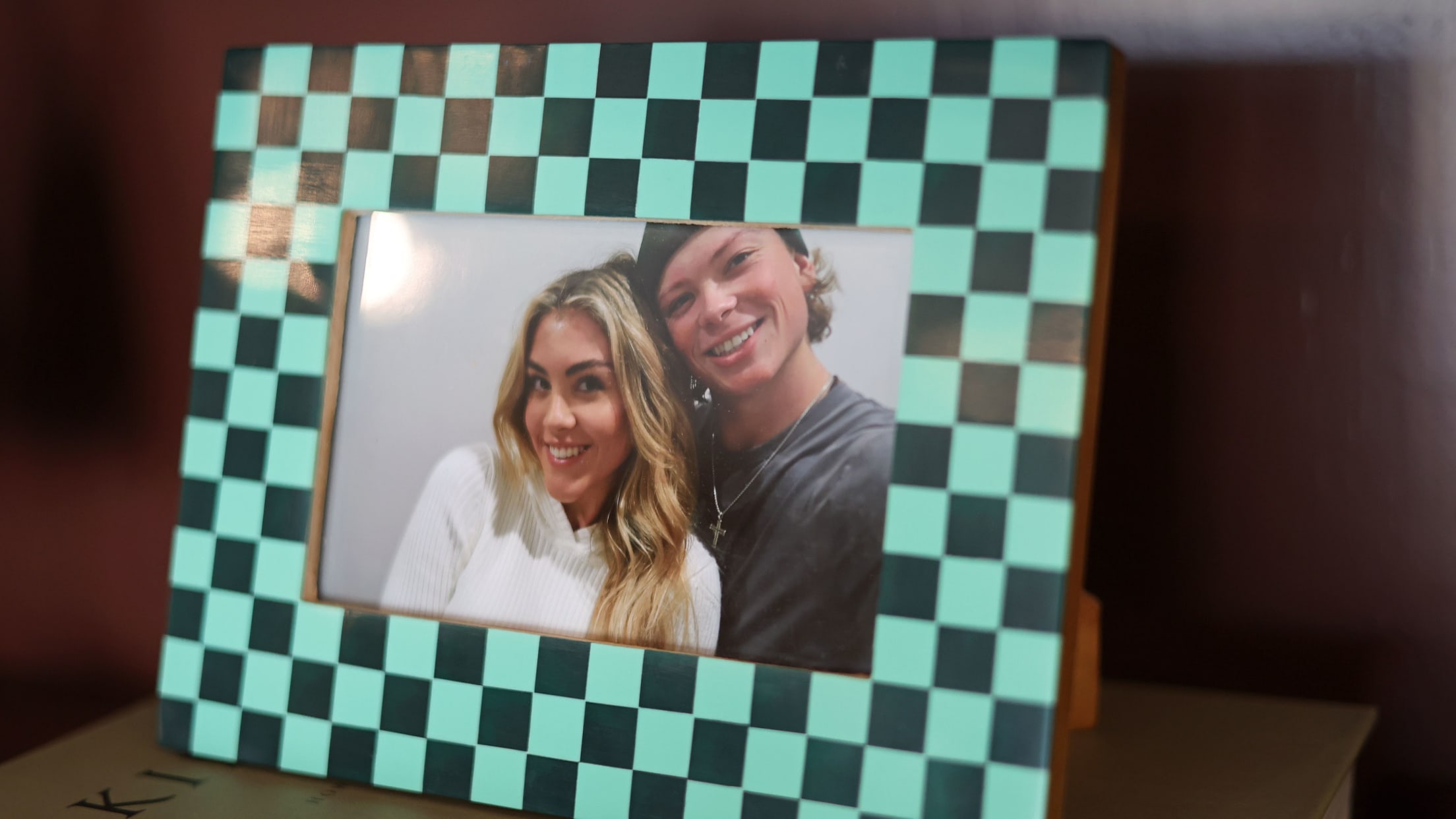 BAL-BI-021025-Holliday-Feature-043