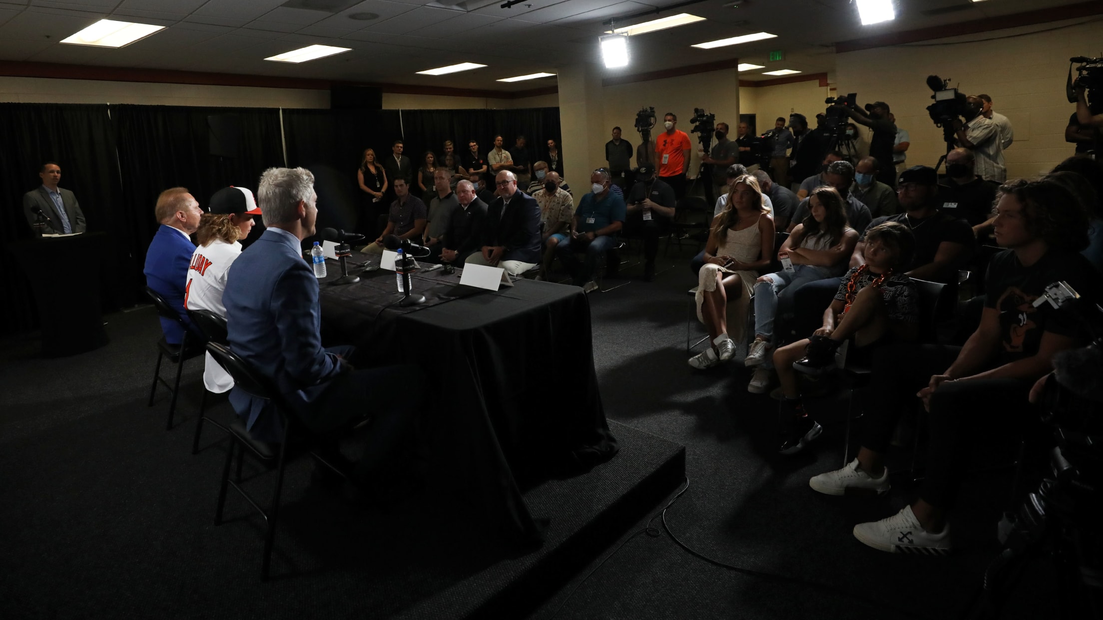 BAL-BI-021025-Holliday-Feature-028