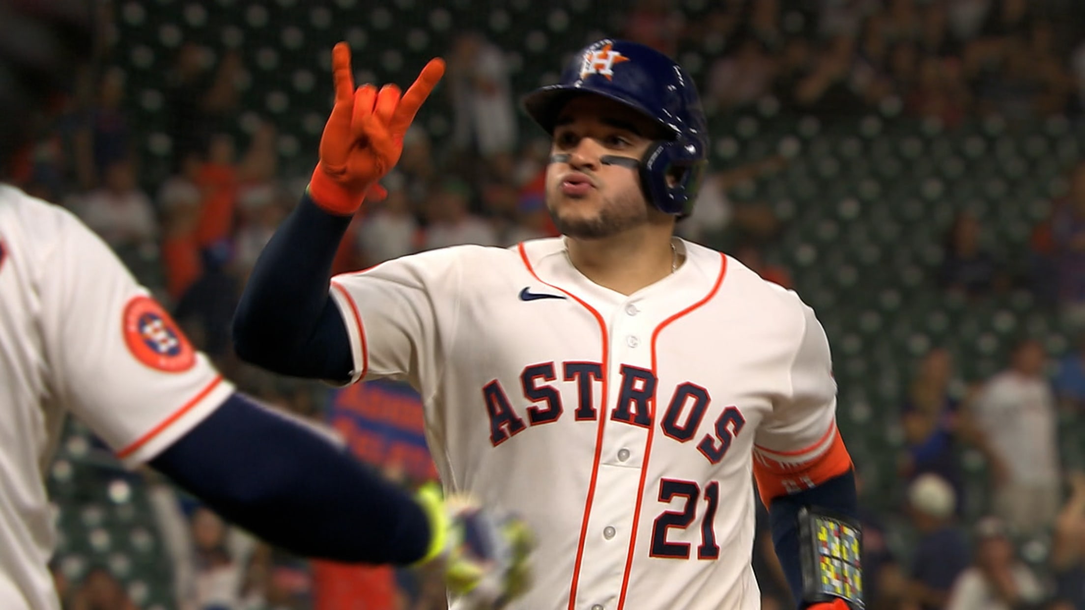 Yainer Diaz's solo homer (12)