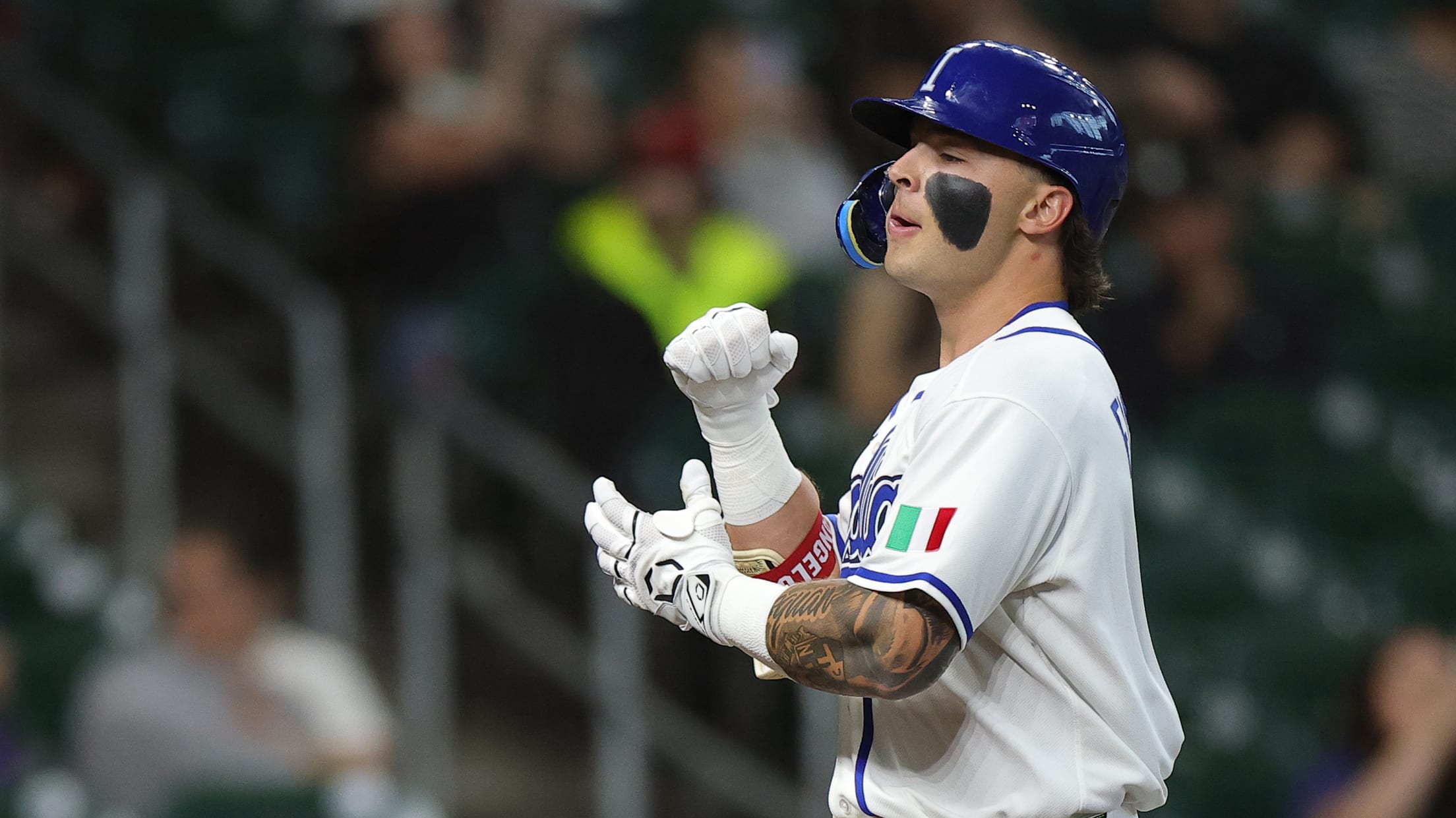 Andrew Fischer's solo homer