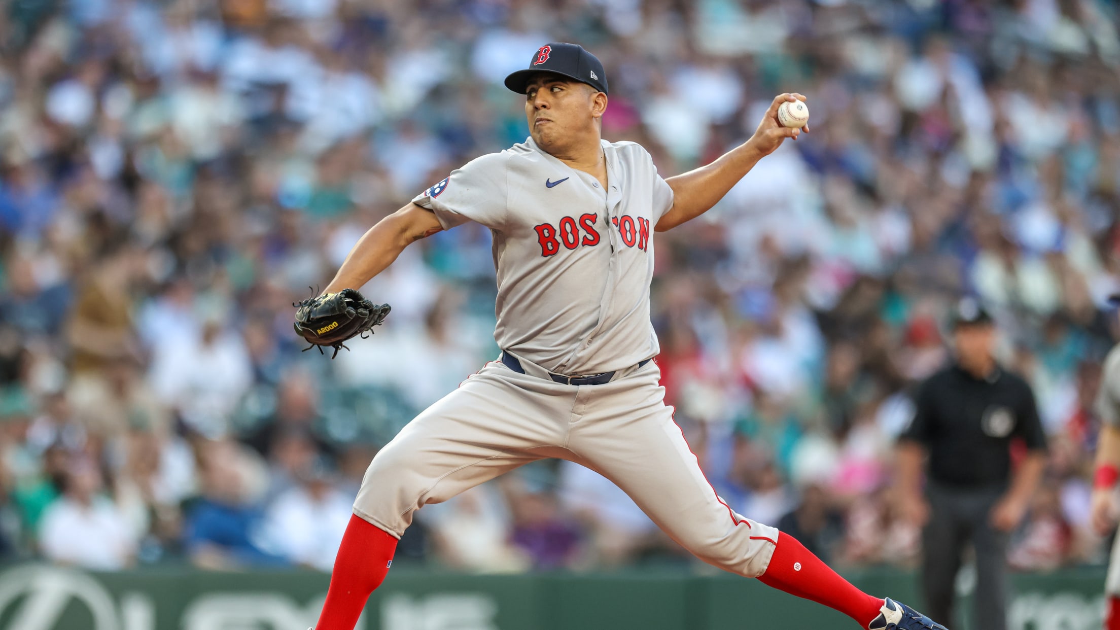 Ranger Suarez preserves a no-hitter through the 6th