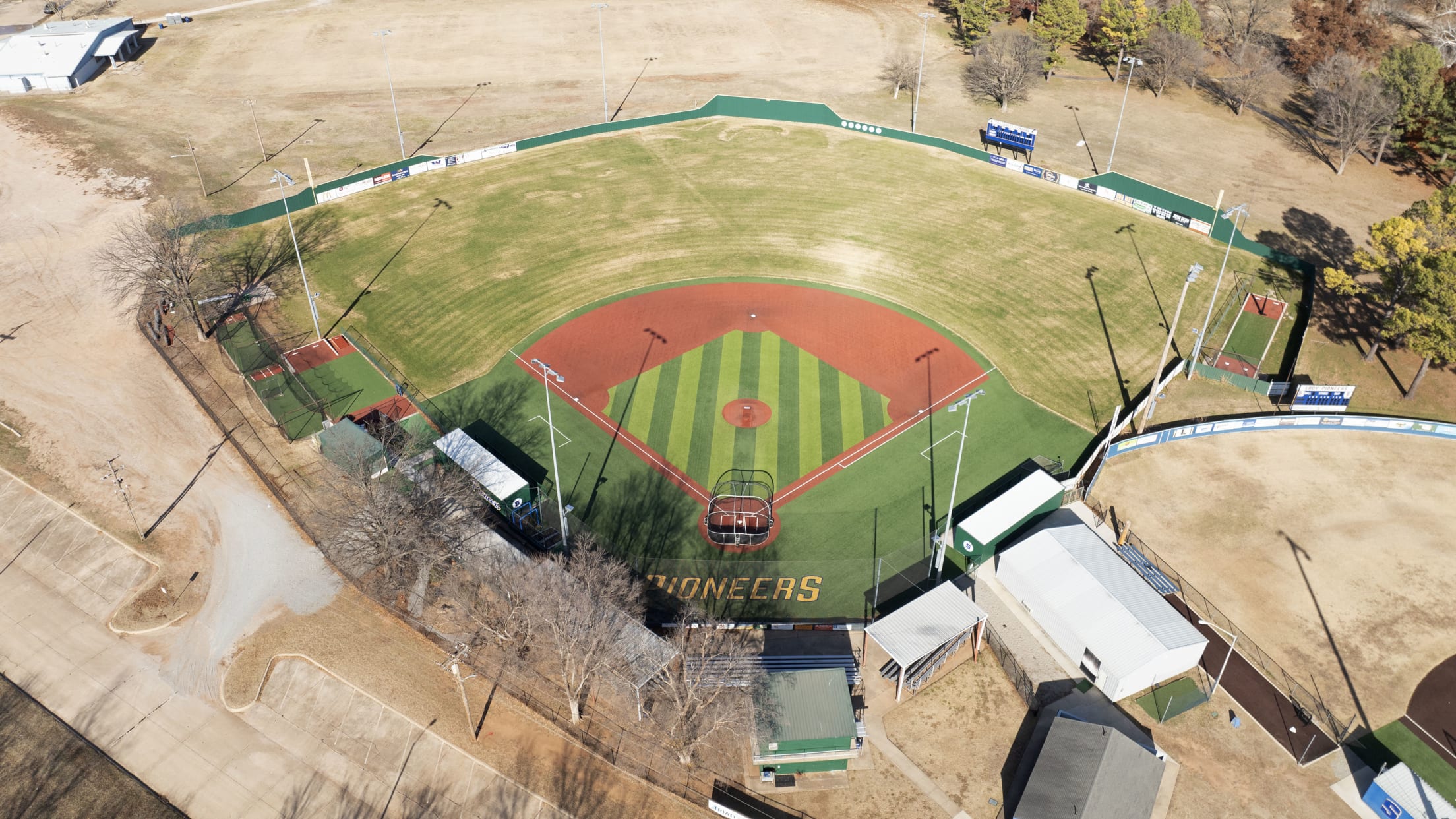 BAL-BI-021025-Holliday-Feature-011