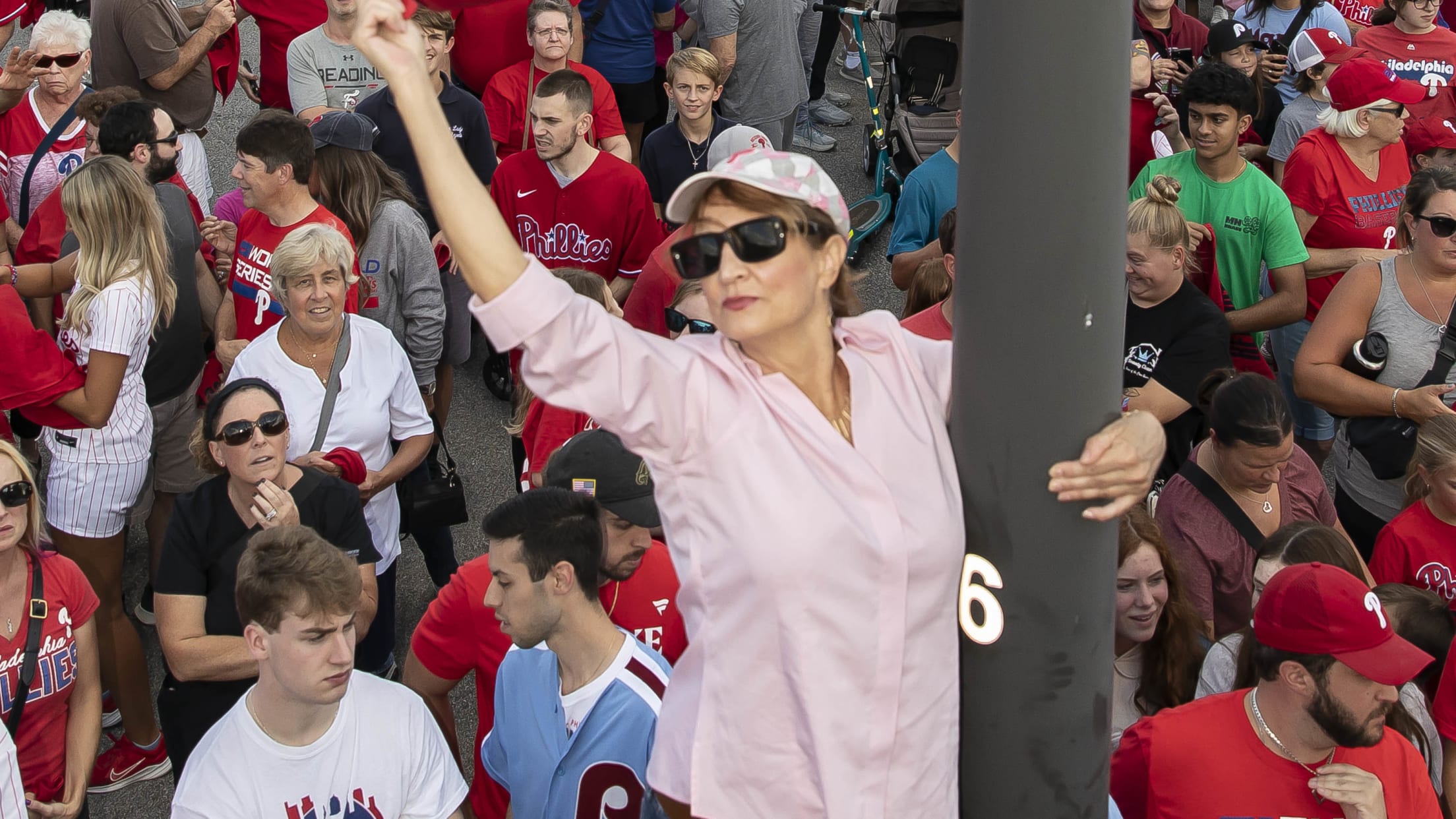 20231002_Phillies_Bus_Rally_Waterfalls-41