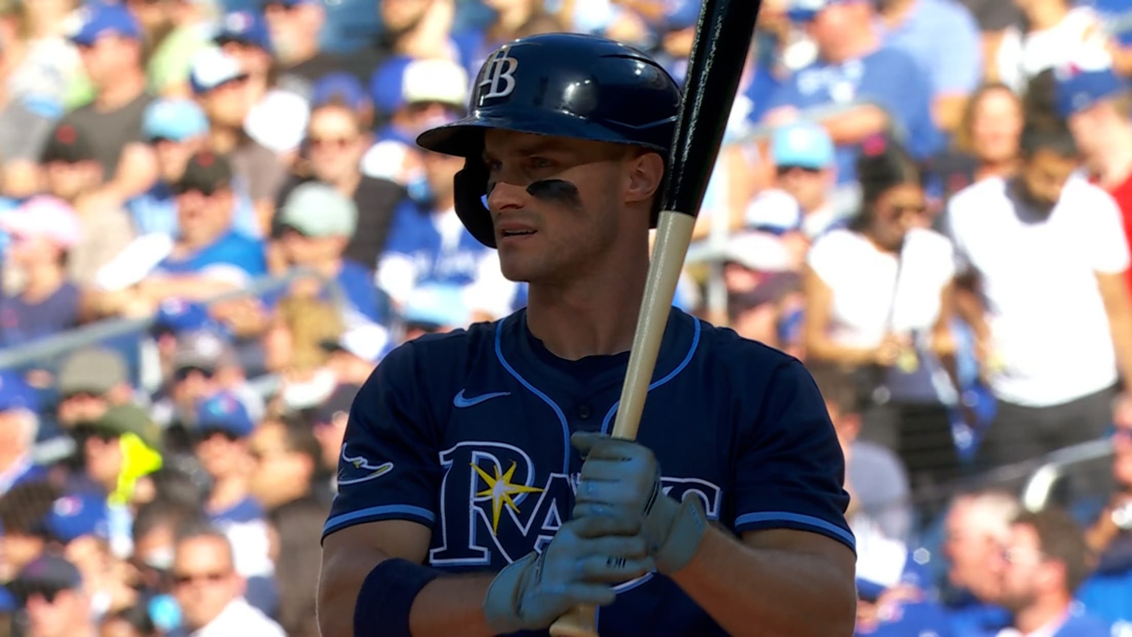 Jake Mangum impulsa con hit