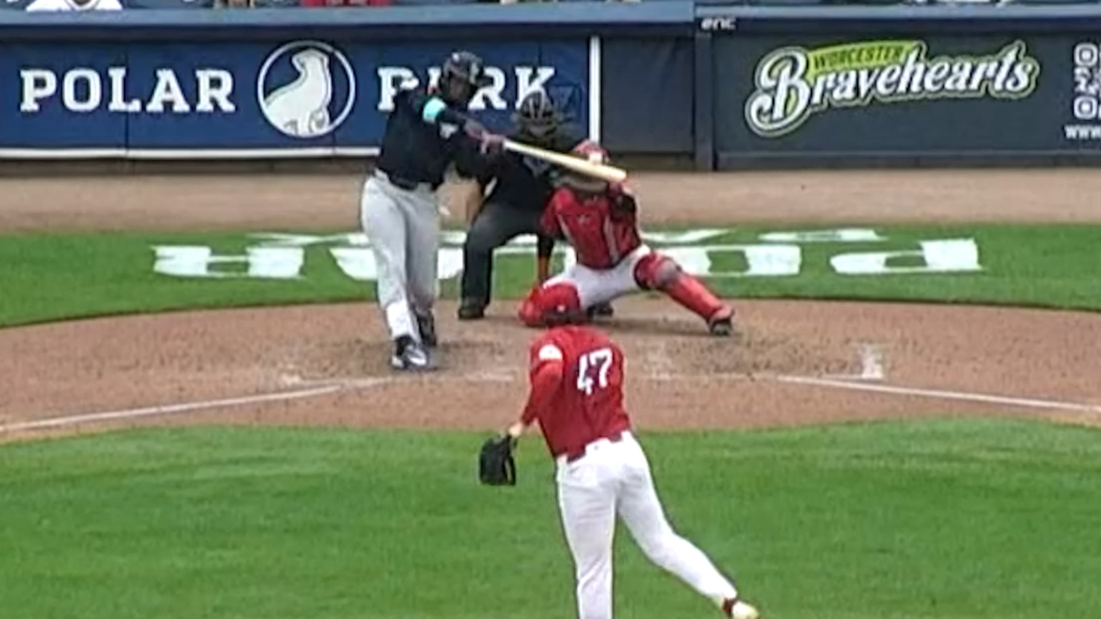 Yanquiel Fernández gets four hits, five RBIs