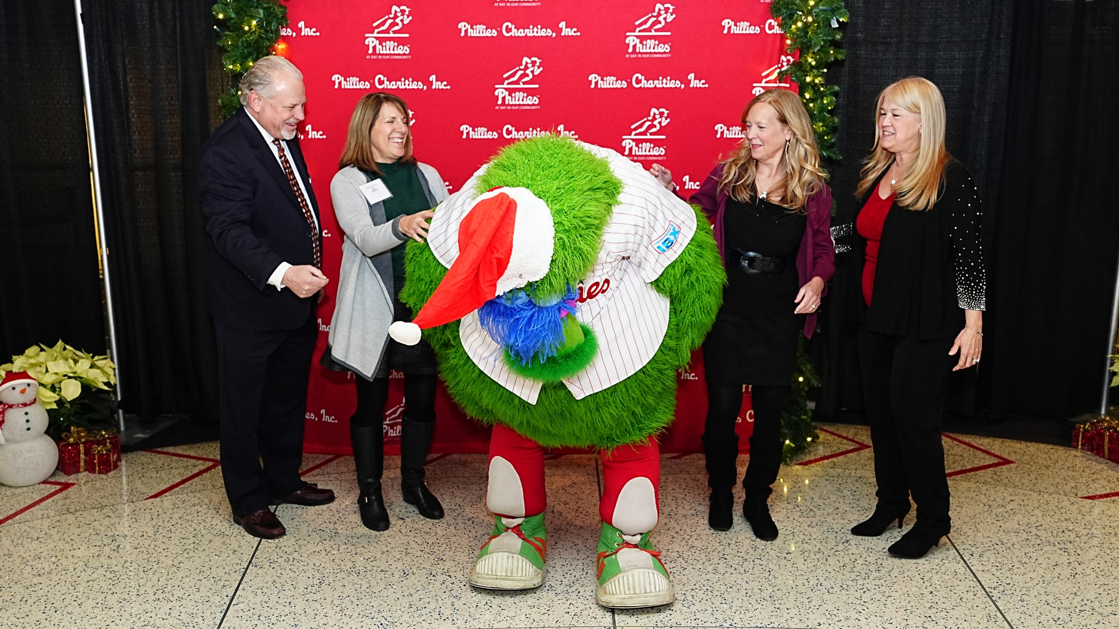 PhilliesCharitiesDinner173155