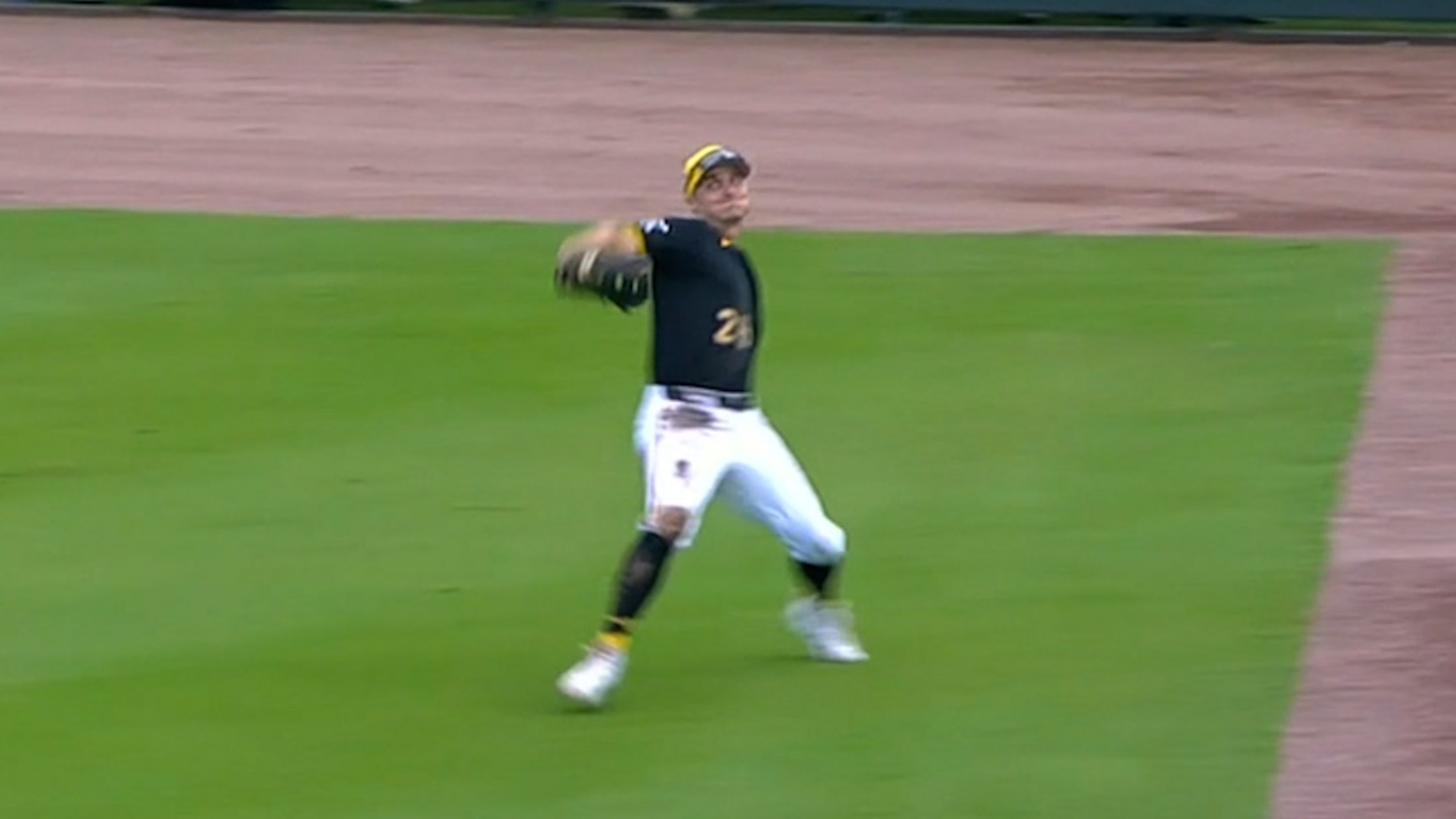 Jake Mangum's great throw nabs Alan Roden