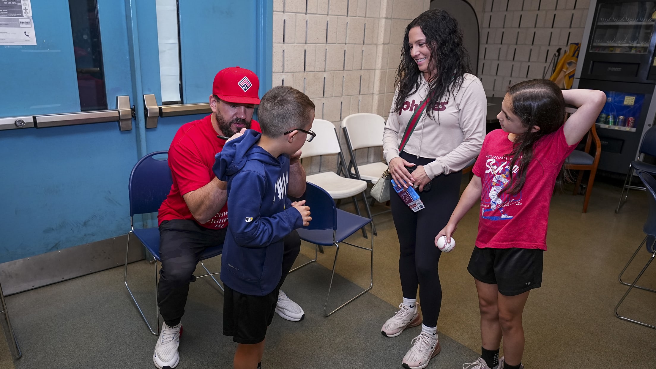 Schwarber_Neighborhood_Heroes13494
