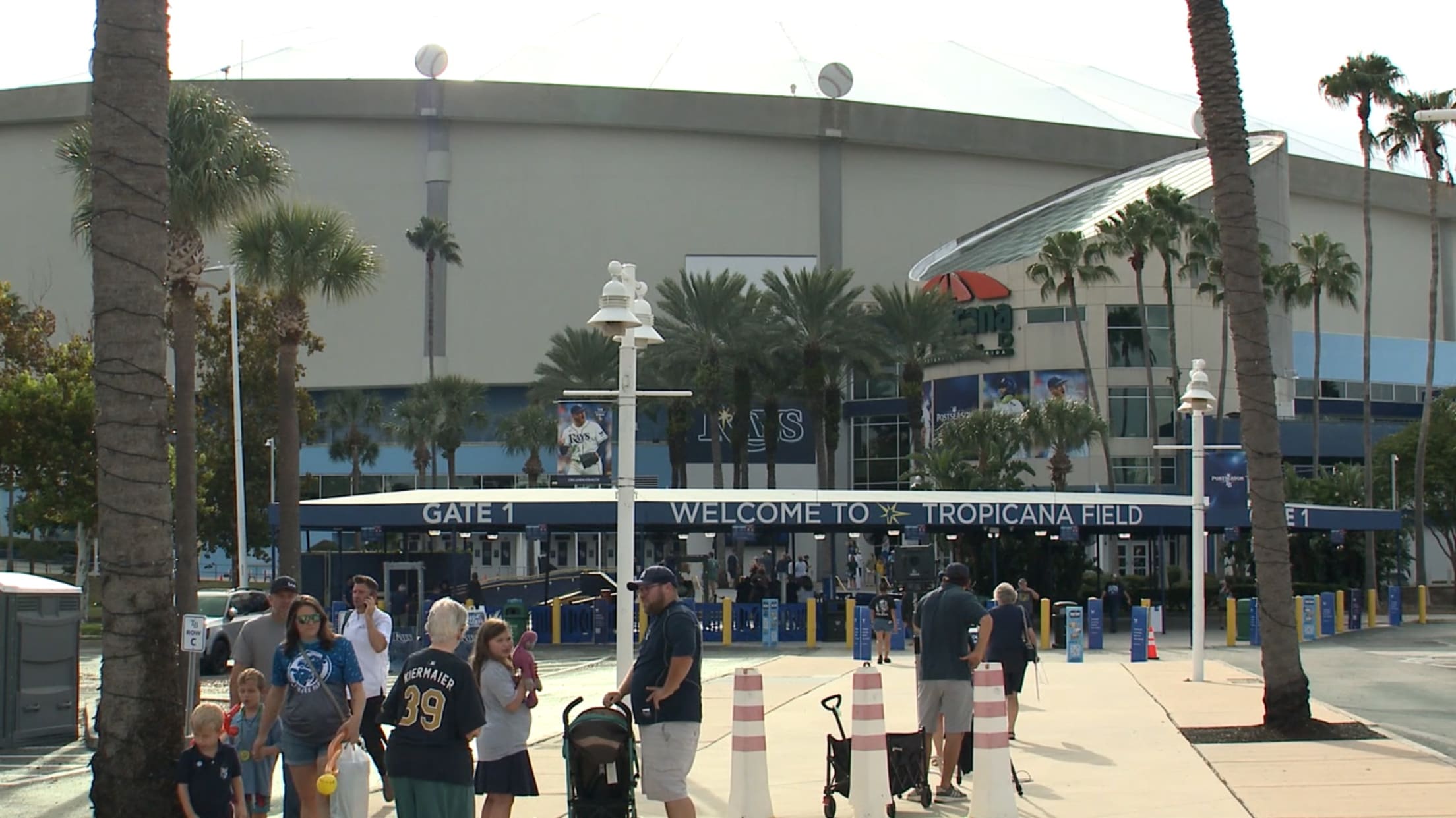 Rays fans kick off postseason at Tropicana Field
