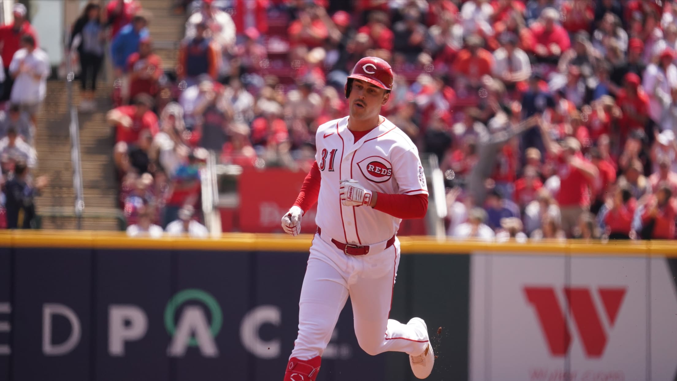 Nathaniel Lowe's solo home run (3)