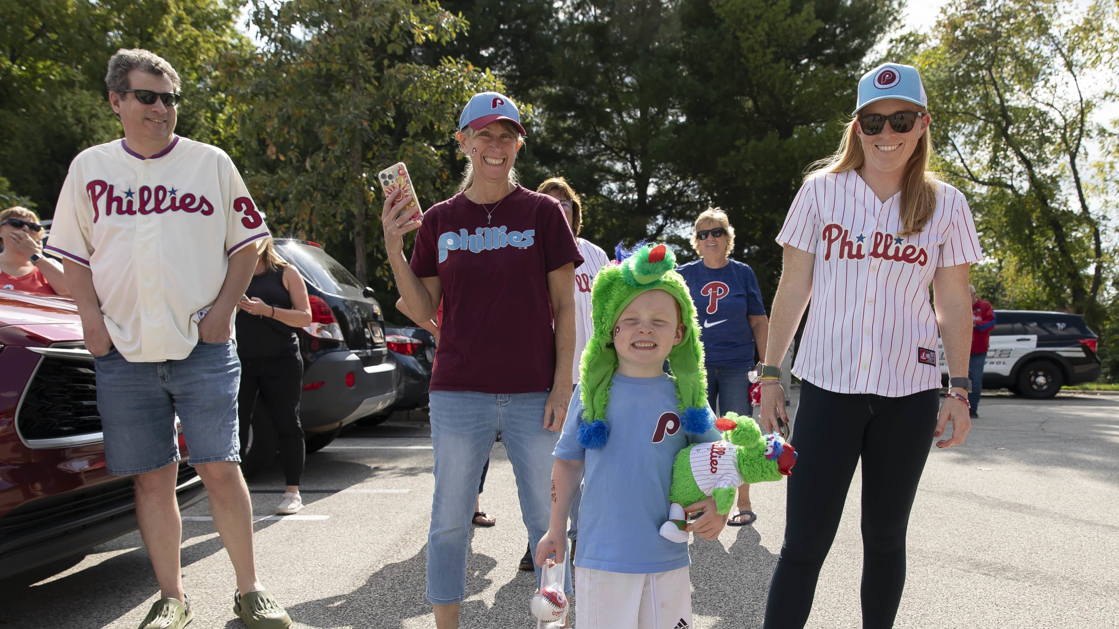 20231002_Phillies_Bus_Rally_Waterfalls-14