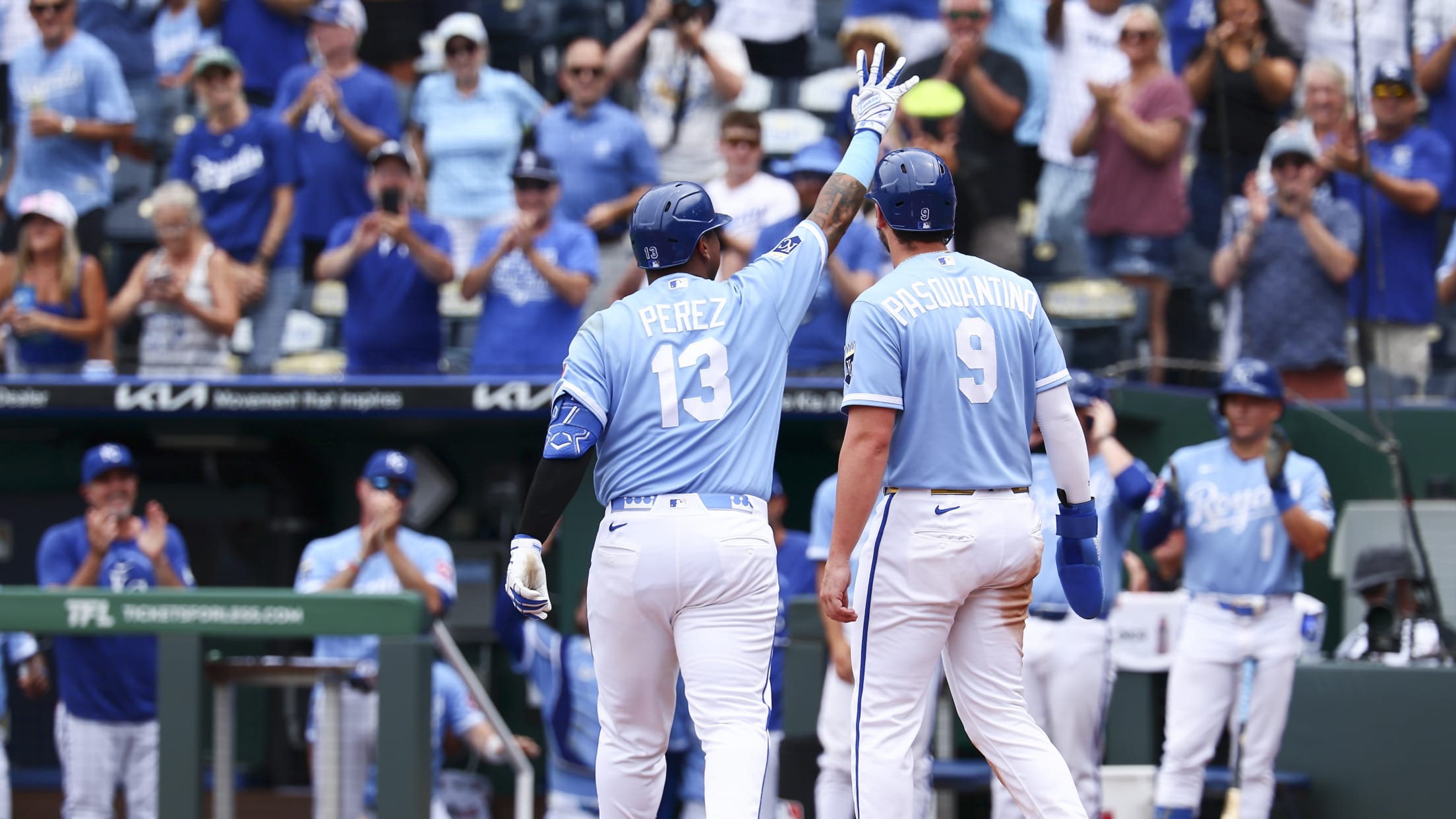 Salvador Perez ties Royals record for home runs (14)