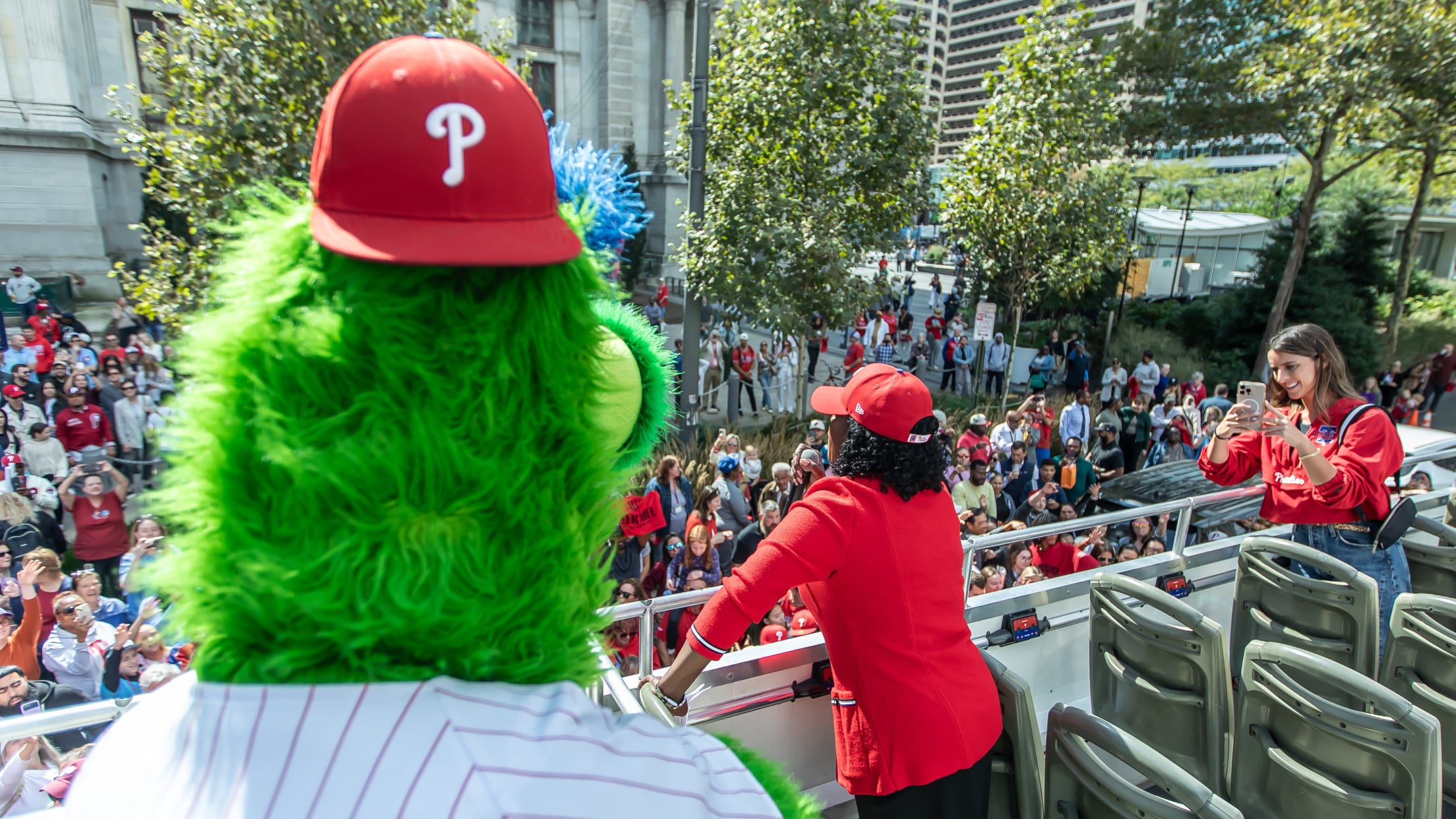 20251002_Rally_Red_October_Bus_Waterfalls-15