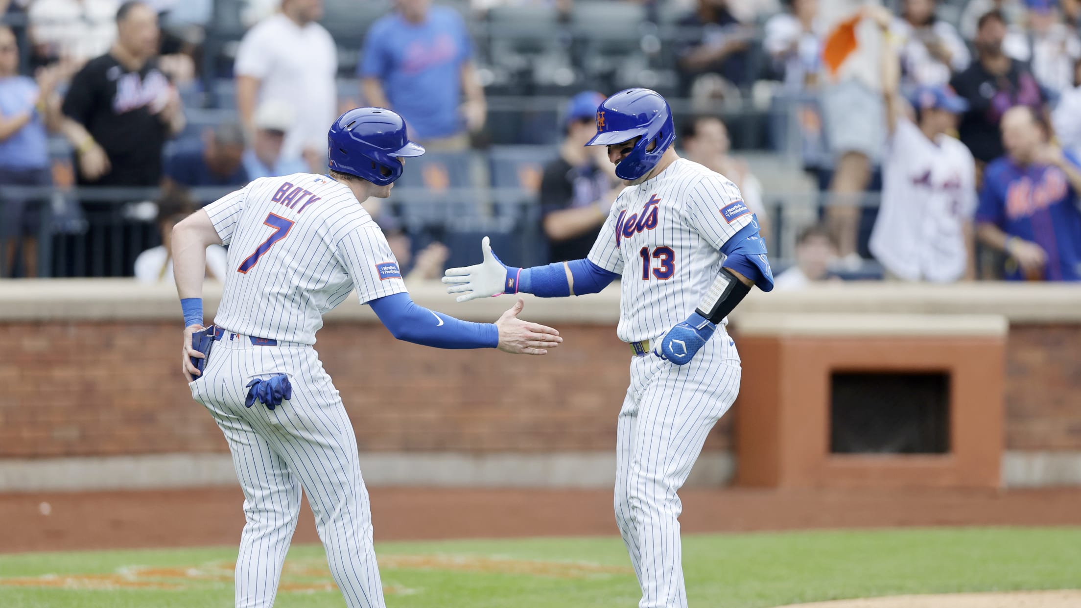 Luis Torrens' two-run home run (6)