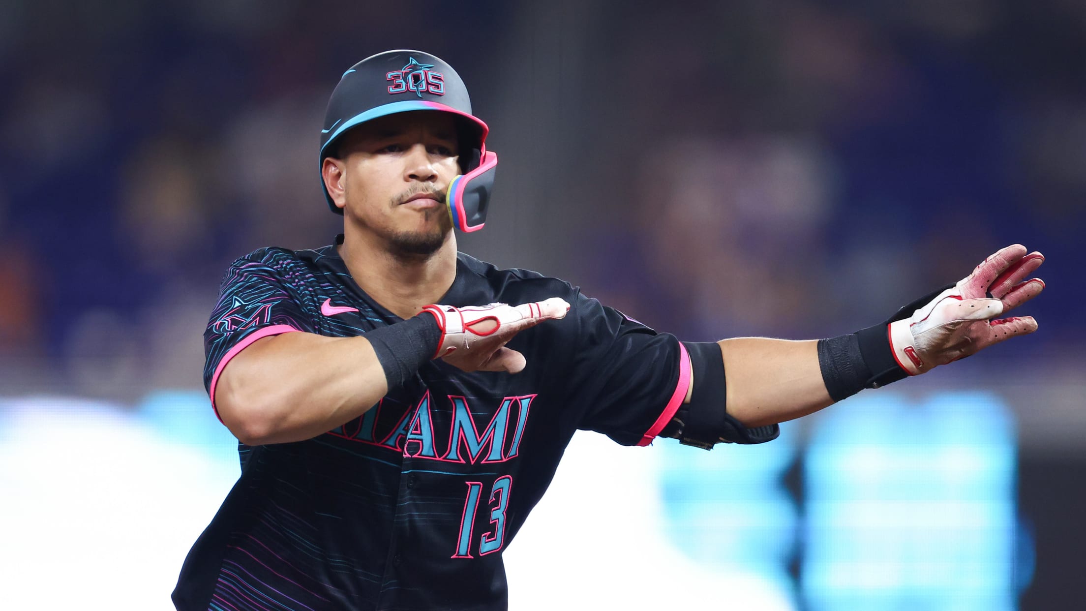 Heriberto Hernández's solo homer (14)