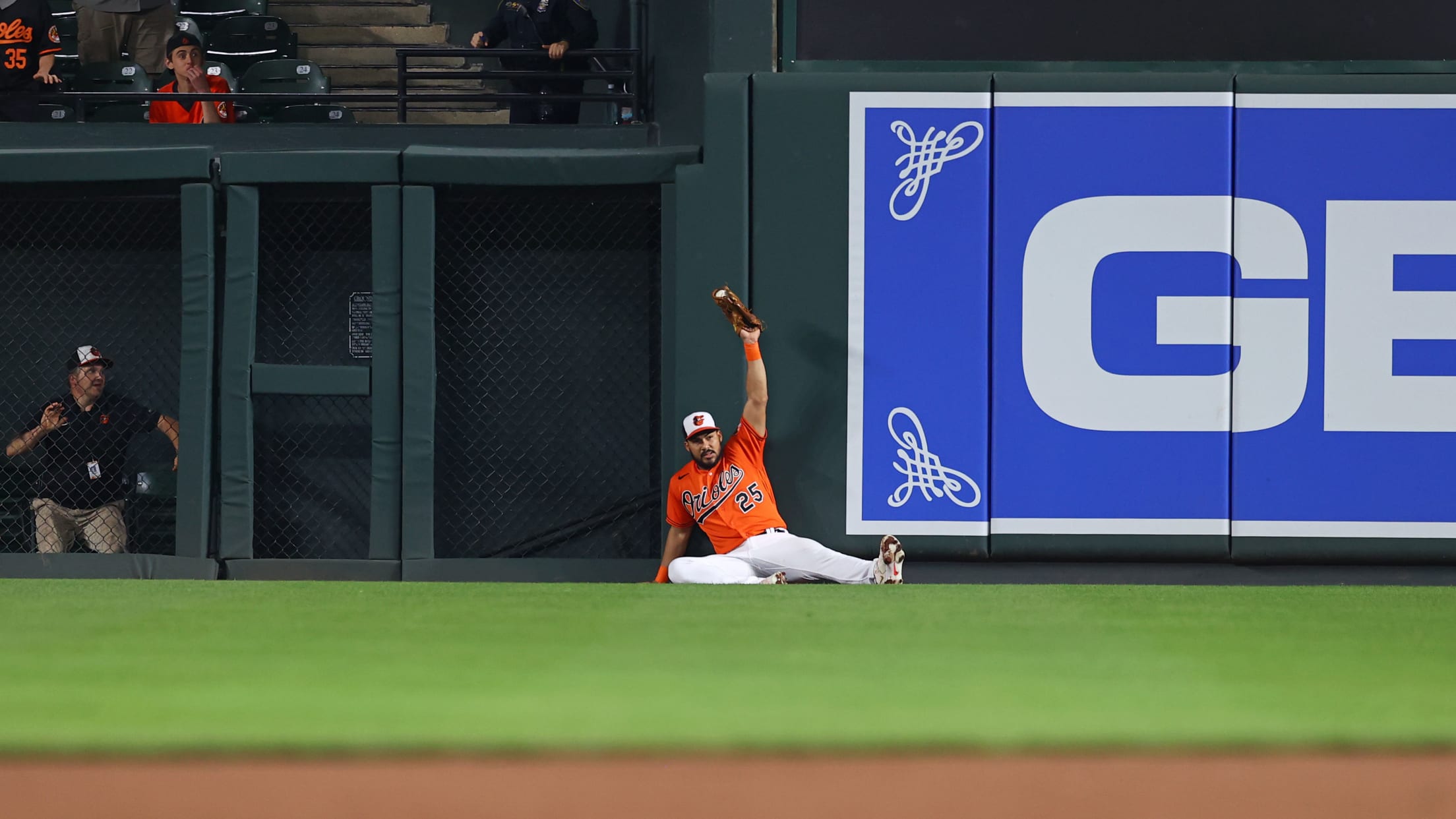 BAL-BI-InFocus-0519 - 072