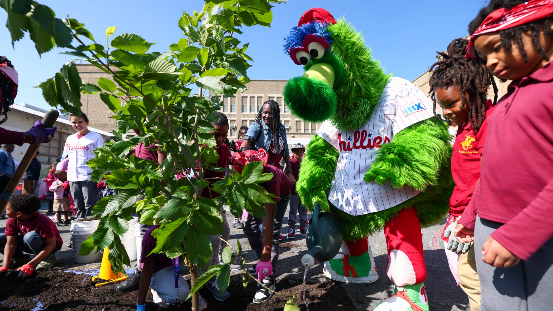 20250602_Tree Planting_Asplundh_PHS-45