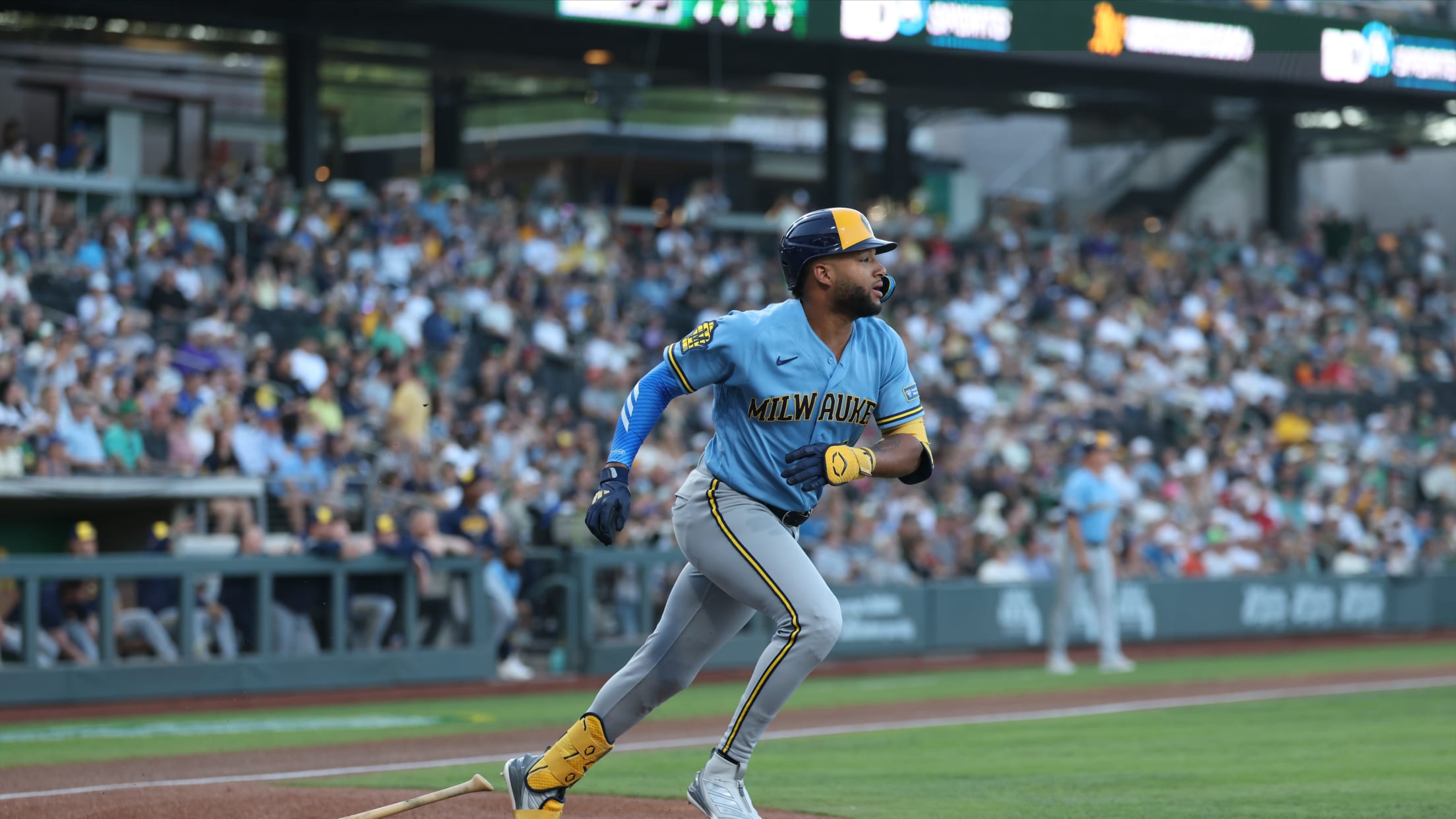 Jackson Chourio's two-run home run (5)