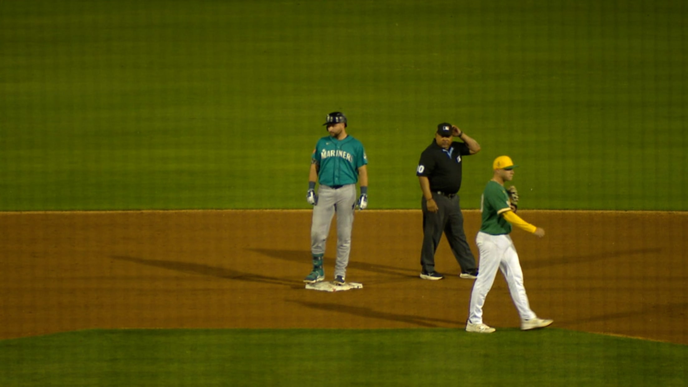 Cal Raleigh vacía las bases con doble