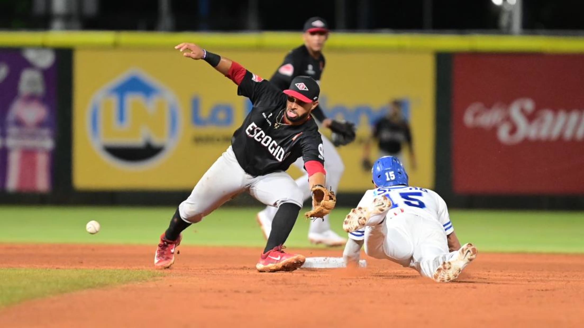 Diablos Rojos: Tres capitalinos con los pingos en la Liga Invernal