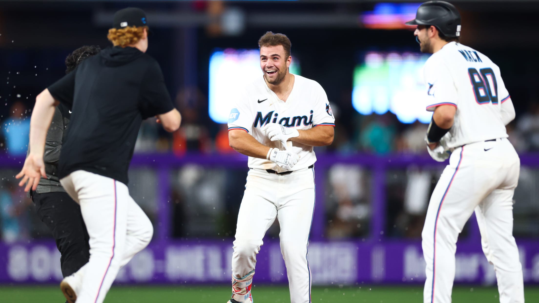 Jakob Marsee walks it off in extra innings