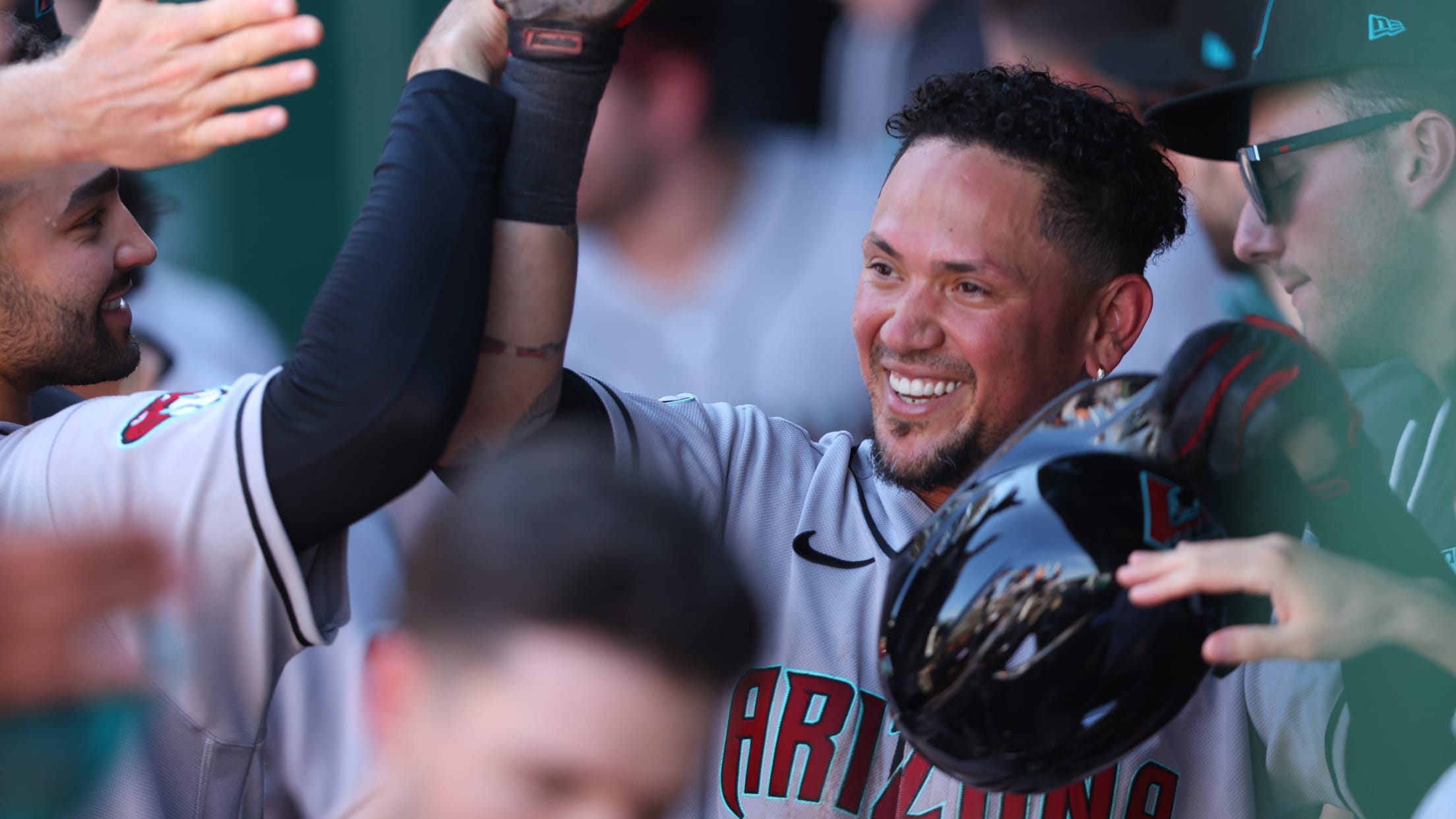 D-backs rally to score five runs in the 10th