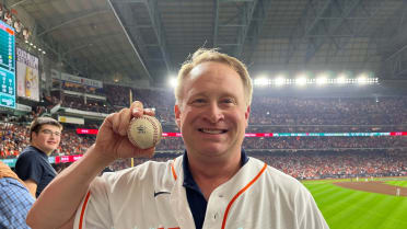 Cruz tosses first pitch at Astros game, Rice News, News and Media  Relations