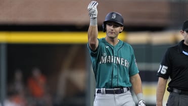Mariners Deal Sewald, Pollock in Pair of Trades With NL West Contenders