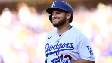 Max Muncy injury: Dodgers 1B out of NL wild card game, dislocated elbow -  True Blue LA