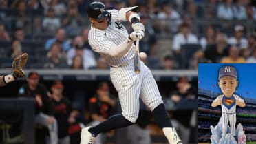 Aaron Judge homers on his Superman bobblehead day