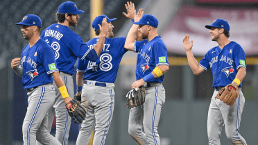 Blue Jays win ninth straight after Davis' walk-off hit