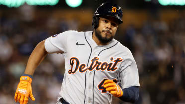 Detroit Tigers 3B Jeimer Candelario departs vs. Cubs with knee injury