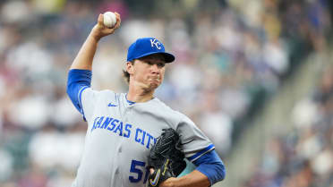 Kansas City Royals pitcher Singer, wife announce pregnancy