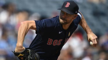 In Spite of Pitching Woes, the Red Sox Keep Swinging - The New