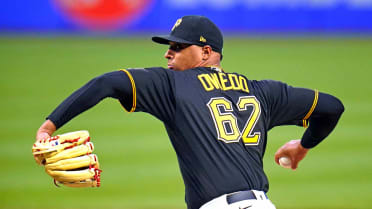 Pirates snap 8-game losing streak, blank Cubs, 6-0, behind quality start  from Johan Oviedo