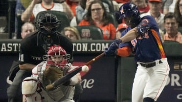 Awesome' Jose Altuve kick-starts Astros' bats in Series-tying G2