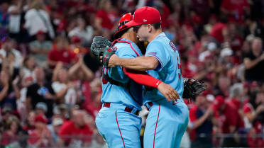 All eyes on Helsley' as Cardinals pitcher represents family, town